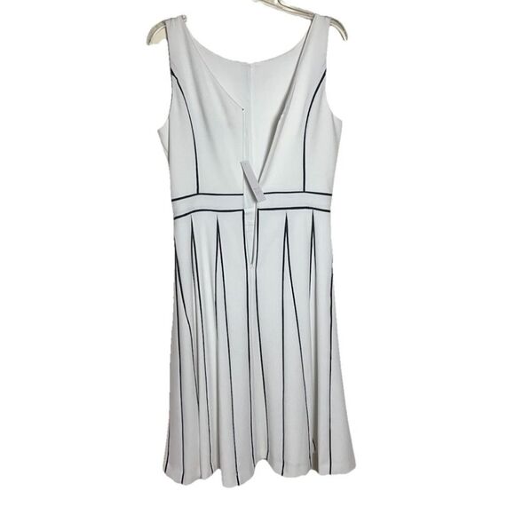 White House Black Market Size 4 Sleeveless Fit & Flare Women’s Ponte Knit Dress - Picture 4 of 7